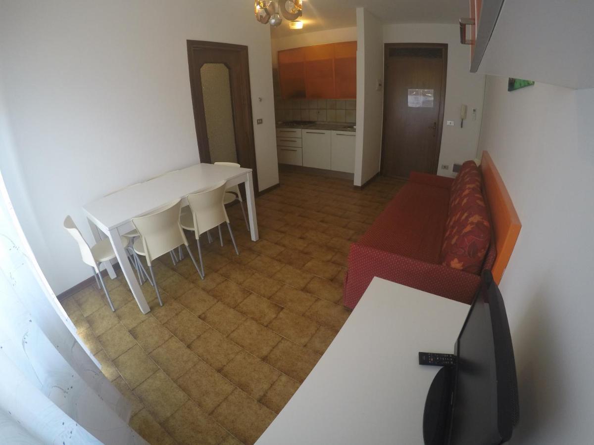 Residence Caorle Apartments - Agenzia Cocal Buitenkant foto