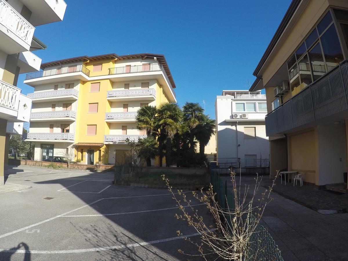 Residence Caorle Apartments - Agenzia Cocal Buitenkant foto